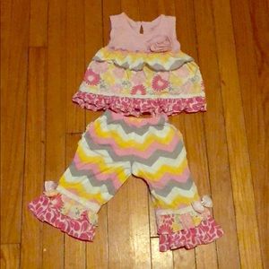 2 Pc 100% cotton girl ruffle set! Top 2T bottom 3T